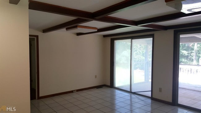 Building Photo - 3177 Ridge Rd