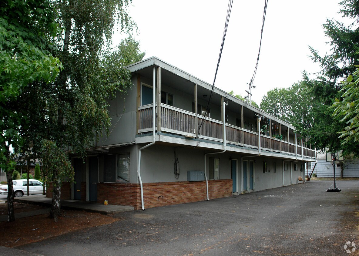 Building Photo - 253 Mill St