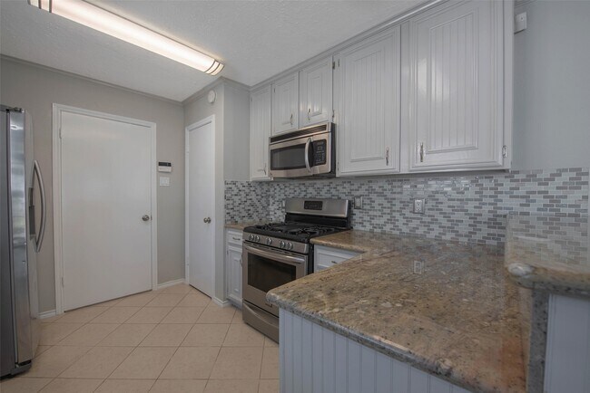 Building Photo - 13715 Ludgate Pass