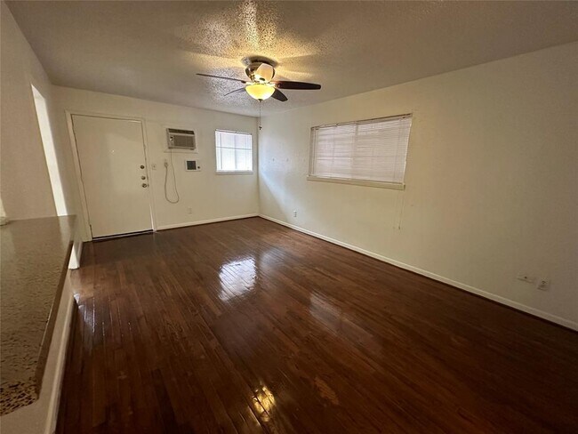 Foto del edificio - 4921 Crawford St