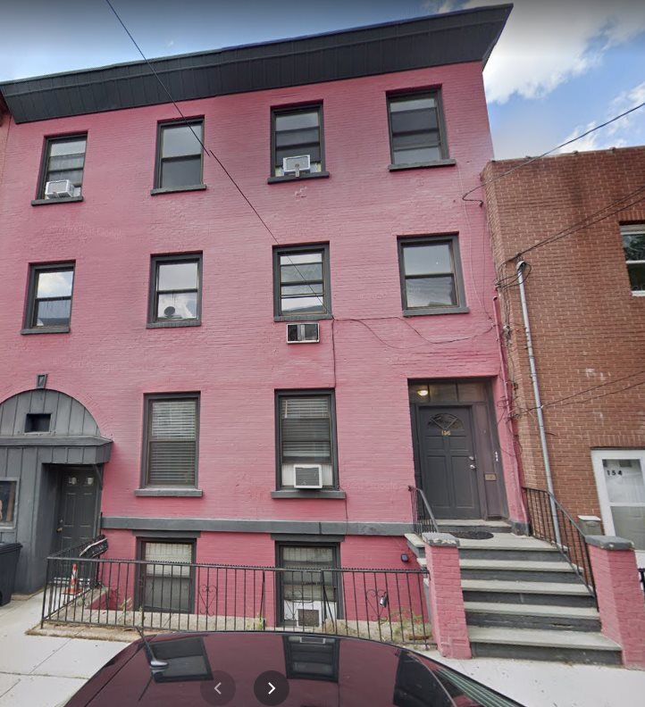 Foto principal - 156 5th St