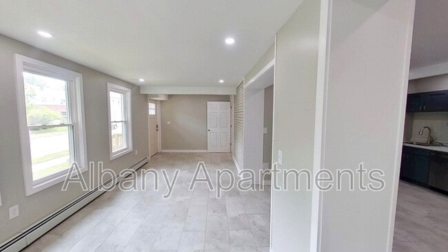 Building Photo - 4 Ten Eyck Ave