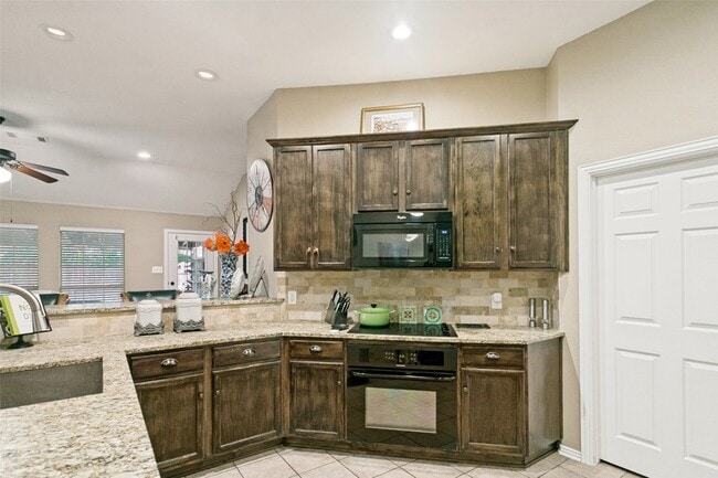 Foto del edificio - 5212 Spicewood Dr
