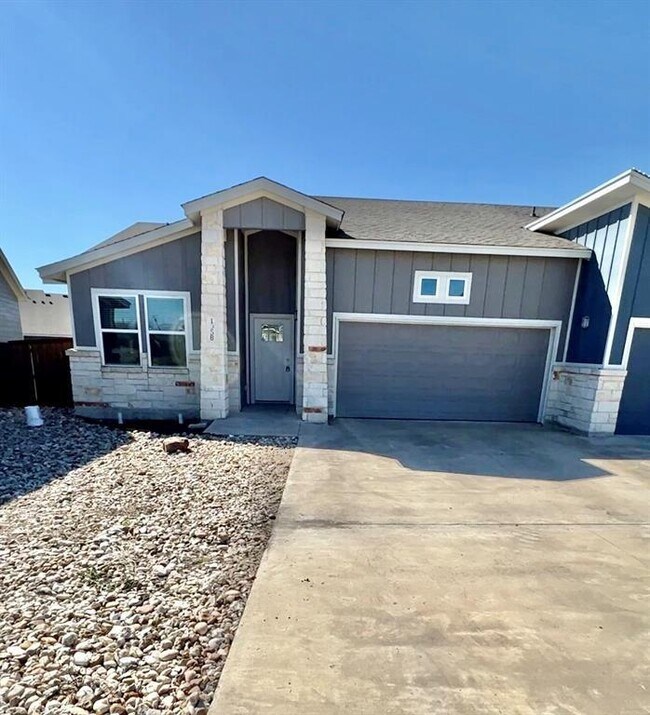 105 Bailey Kay Ct, Jarrell, TX 76537 Townhome Rentals in Jarrell TX