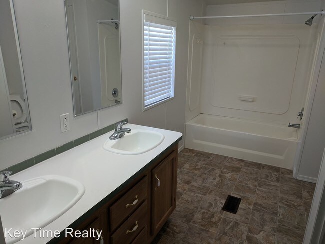 Foto del edificio - 4922 S Courtney Bay