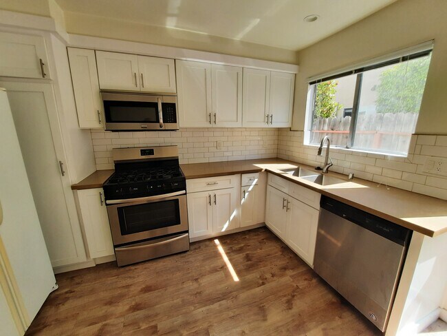 Foto del edificio - 1448 Berkeley St