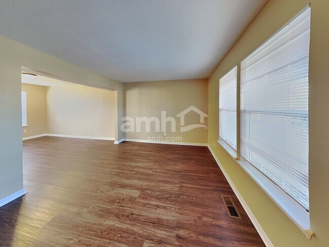 Foto del edificio - 1777 Woodstock Dr