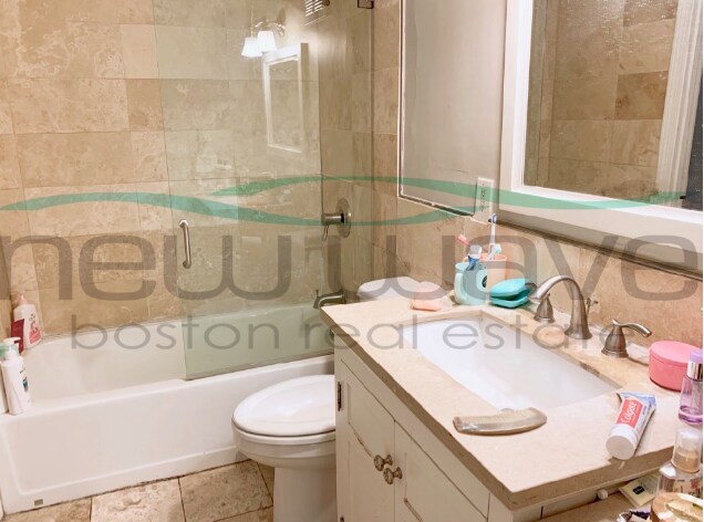 Building Photo - 985 Tremont St