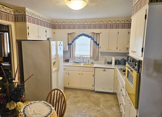 Foto del edificio - 3 Bedroom, 3 Bath