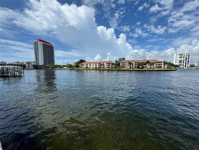 Foto del edificio - 3800 S Ocean Dr