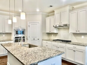 Building Photo - 2108 Poplar Ridge Dr