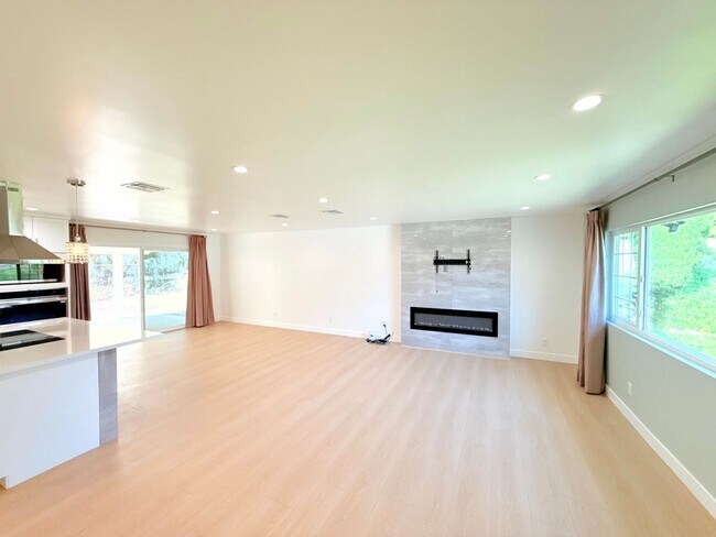 Foto del edificio - 10839 Fellows Ave