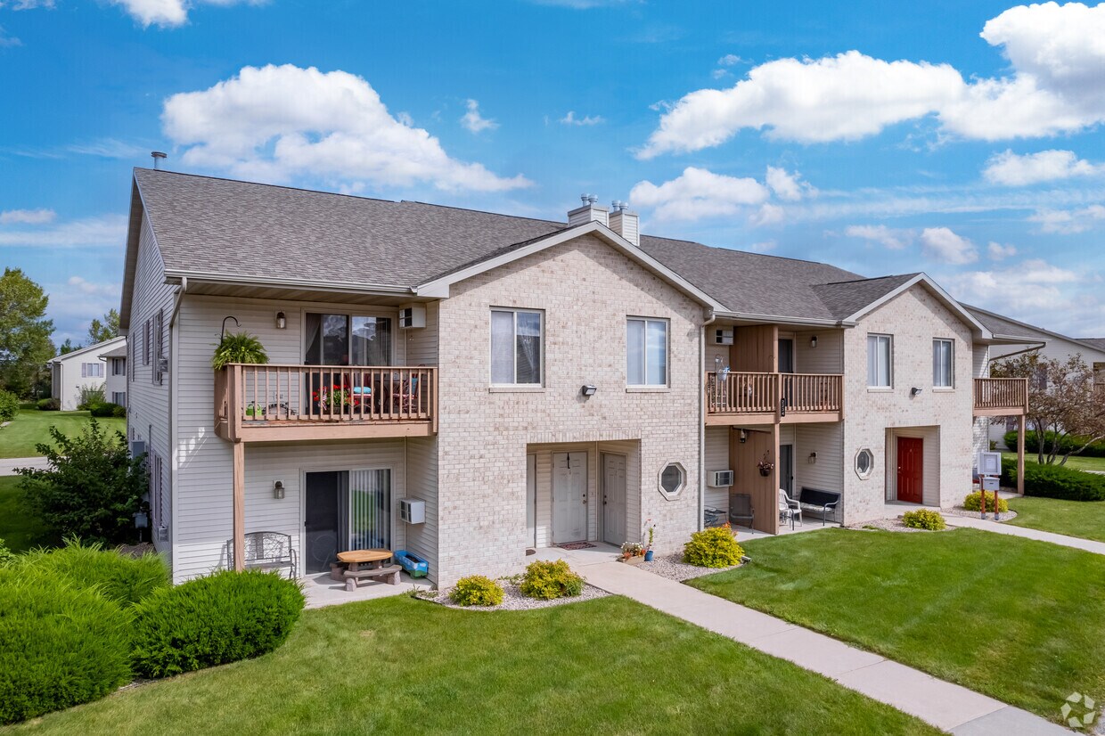 Shade Tree W2234 Gentry Dr Kaukauna, WI Apartments for Rent in