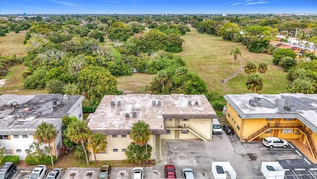 Foto del edificio - 961 NW 45th St