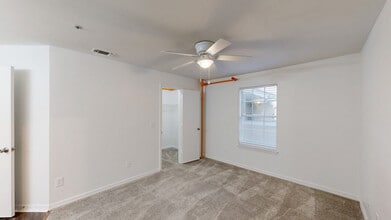 Interior Photo - Arbors at Lee Vista