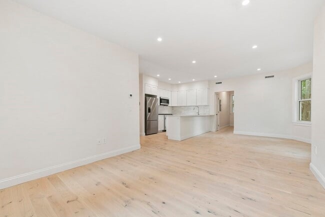 Building Photo - 1776 Columbia Rd