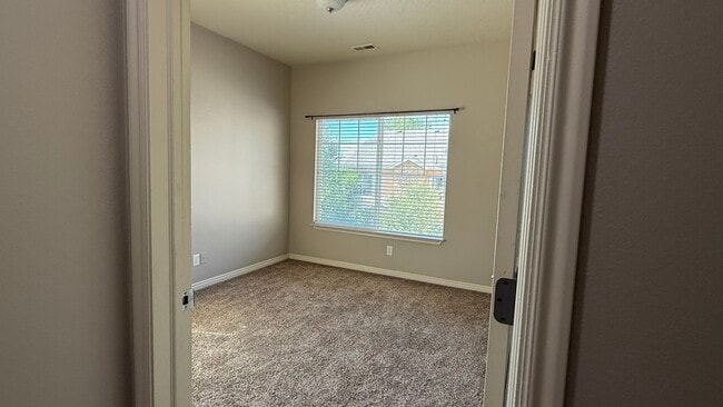 Building Photo - 1174 S. Meadow Fork #6