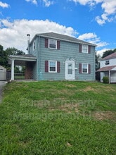 Building Photo - 549 Thompson Ave