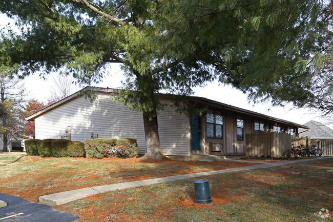 Building Photo - Bradford Place & Ansley Oaks Apartments