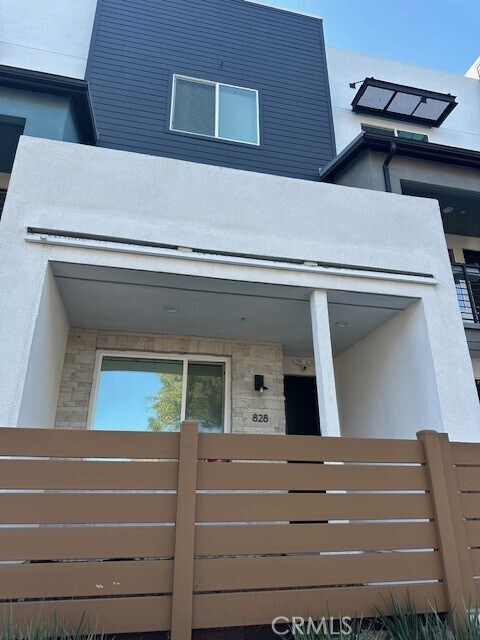 Foto del edificio - 828 S Harbor Blvd