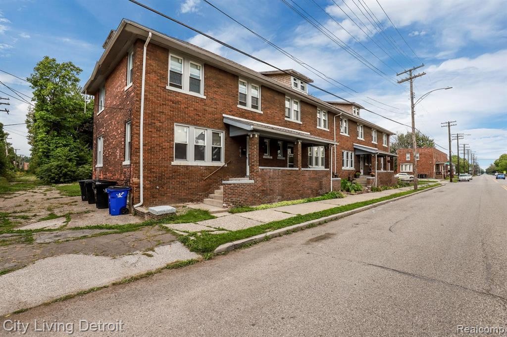 Primary Photo - 362 Belmont St