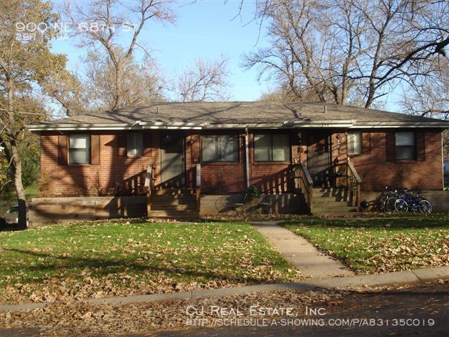 Primary Photo - 900 NE 68th St