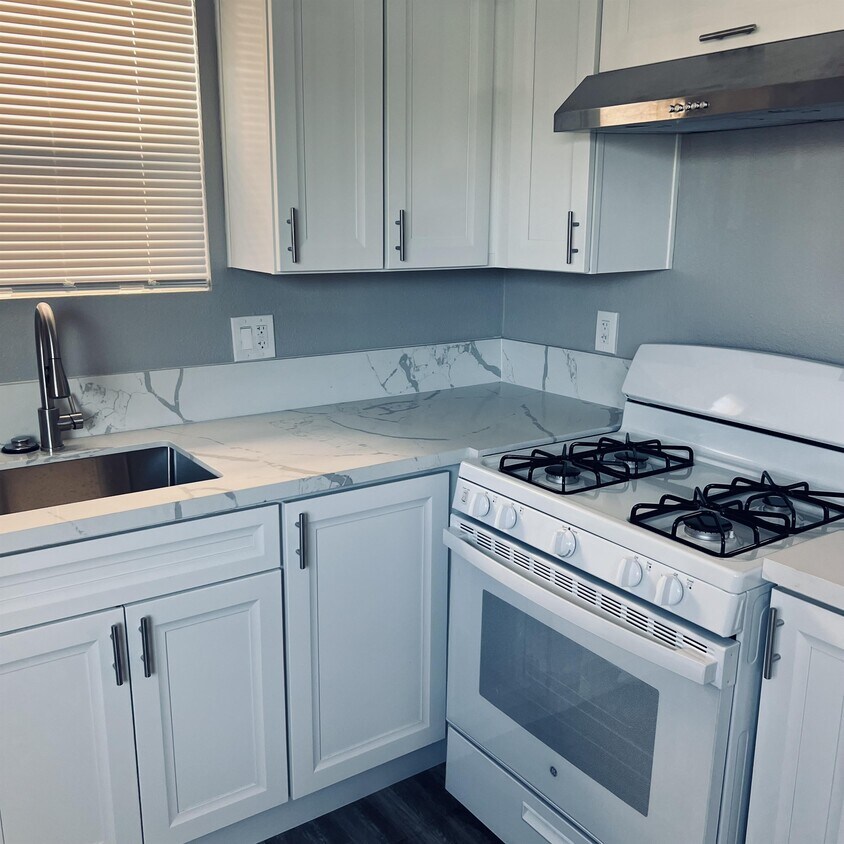 Foto principal - 4774 Trojan Ave