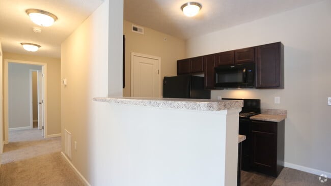 Kitchen - 2BR, 2BA - 965 SF - The Jefferson - Brook Lane Apartments