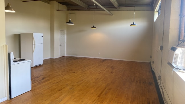 Building Photo - 1501 Kemper St