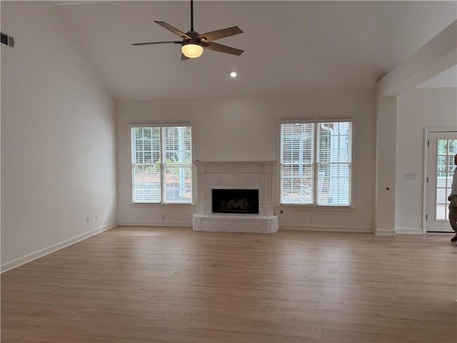 Foto del edificio - 325 North Ct