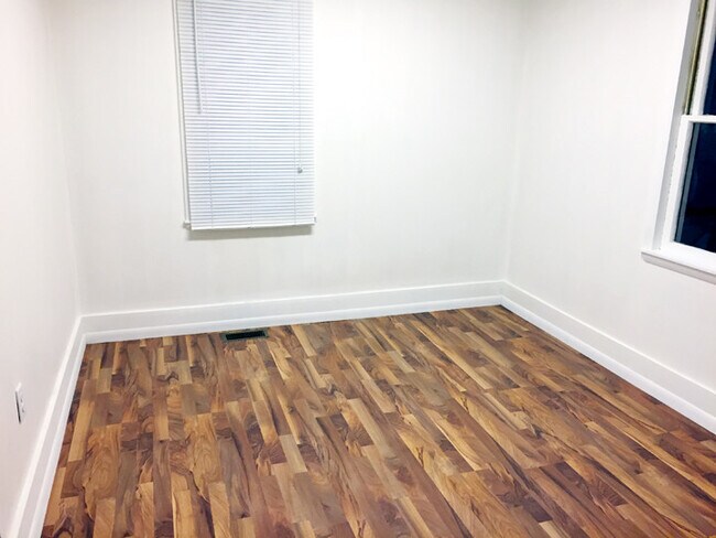 dormitorio1 - 113 N 1st St