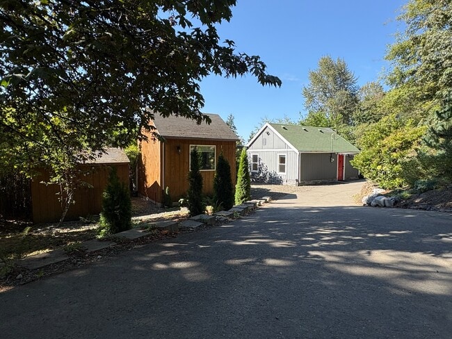 Building Photo - 5019 S 118th St