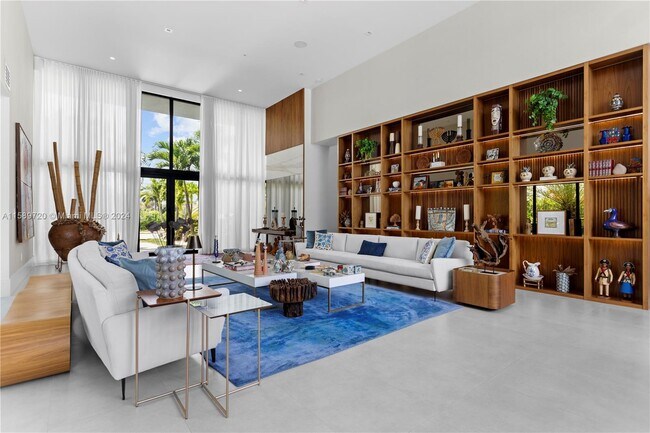 Building Photo - 16509 Botaniko Dr N