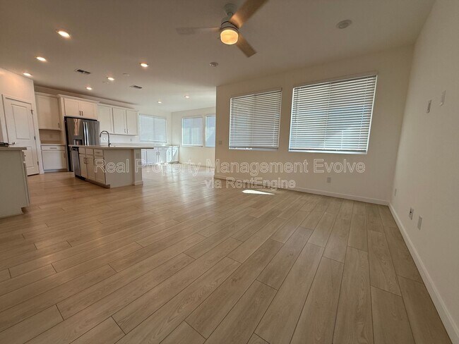 Building Photo - 17760 W Cassia Way