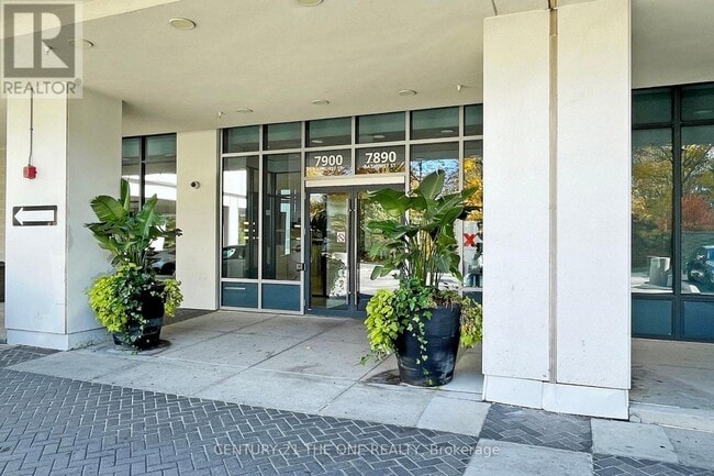 Building Photo - 7890 Bathurst St