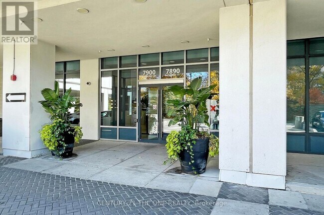 Photo du bâtiment - 7890 Bathurst St