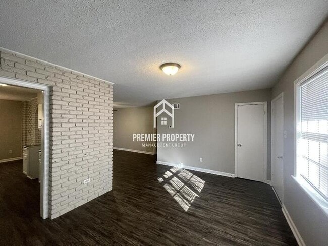 Building Photo - 1191 Heathcliff Dr - Available Now!