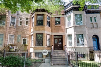 Building Photo - 3554 N Wilton Ave