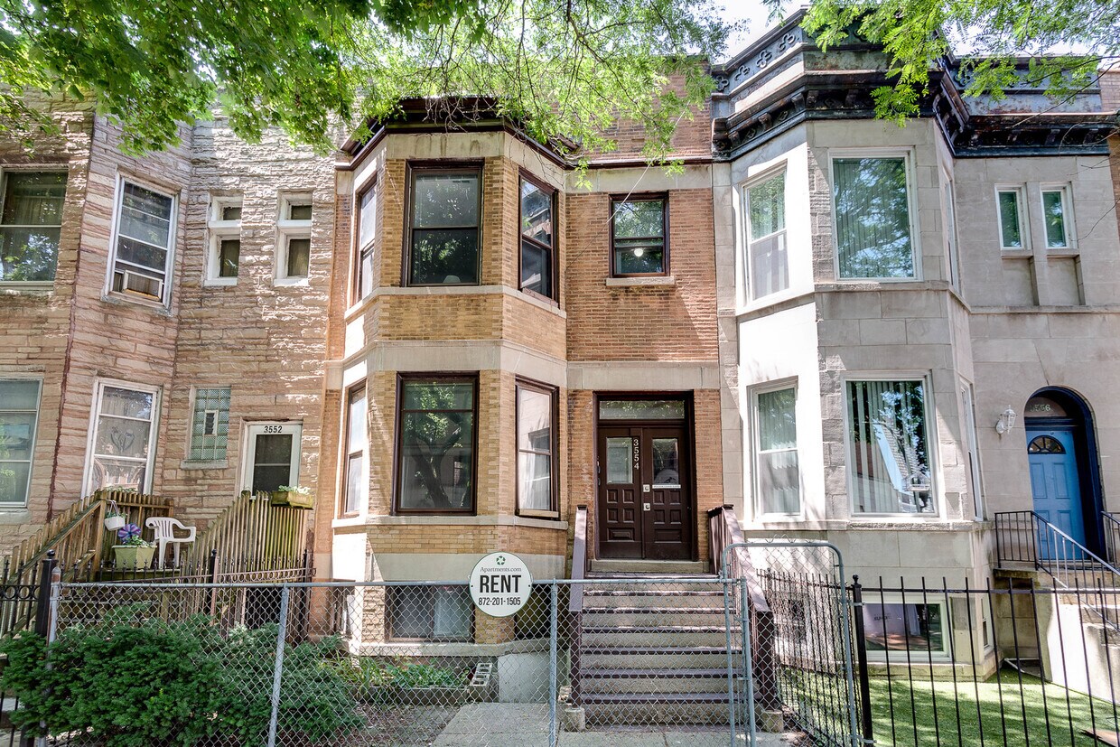 Foto principal - 3554 N Wilton Ave
