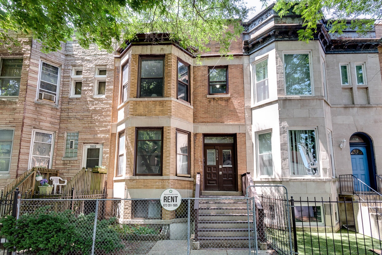 Primary Photo - 3554 N Wilton Ave