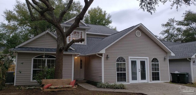 Building Photo - 5915 N Bay Point Dr