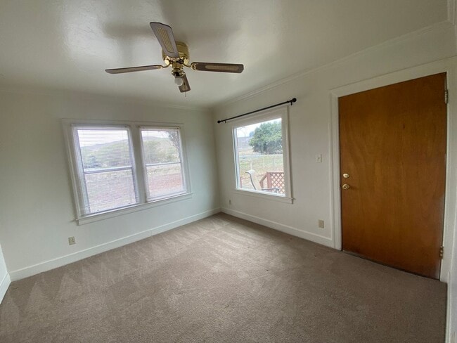 Building Photo - 8080 Valley Ford Rd