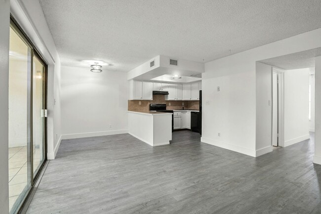 Photo - 48 Madrid Ln Townhome