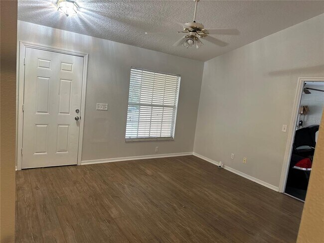 Foto del edificio - 604 Brooke Ct