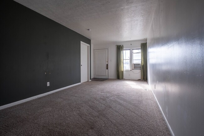 Foto del edificio - 175 Gillette Ave