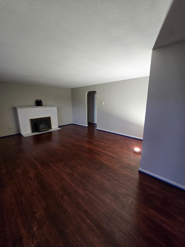 Foto principal - 2739 Locust Ave W