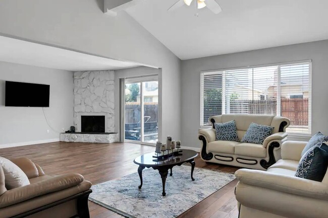 Building Photo - 5910 La Castana Way