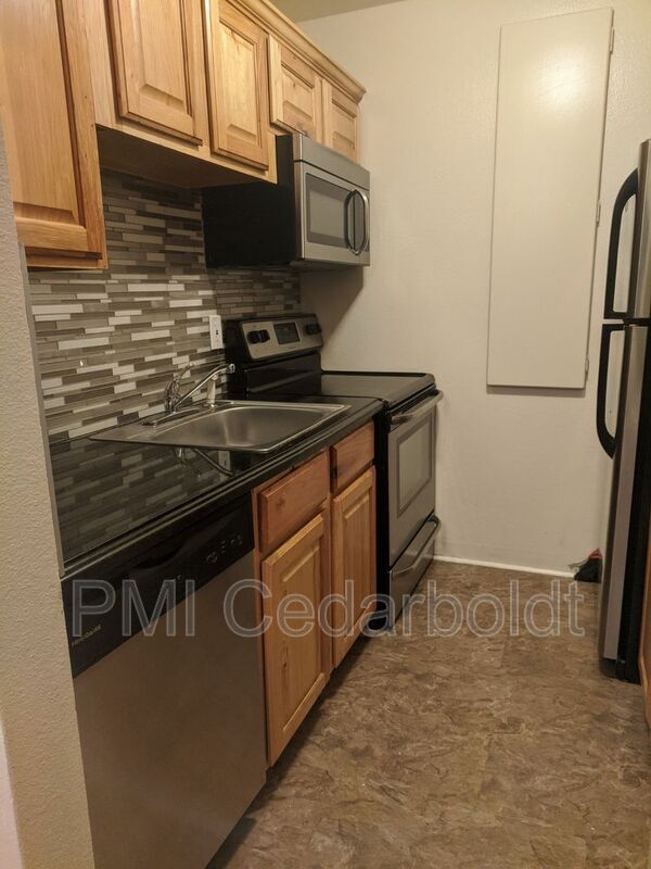 Primary Photo - 5875 E Iliff Ave