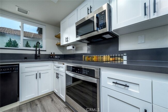 Building Photo - 23306 La Mar