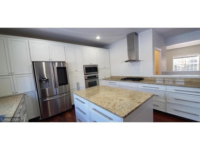 Foto del edificio - 25200 Yellowstone Trail